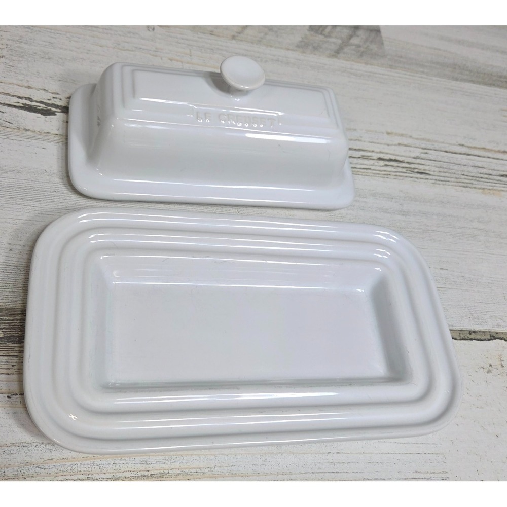 Le Creuset White Heritage Stoneware Covered Butter Dish Rectangular 2 Piece - Picture 2 of 9